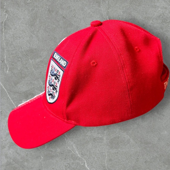 ✅England Football Club with 3D Embroidery and Crest Patch - Picture 4 of 16